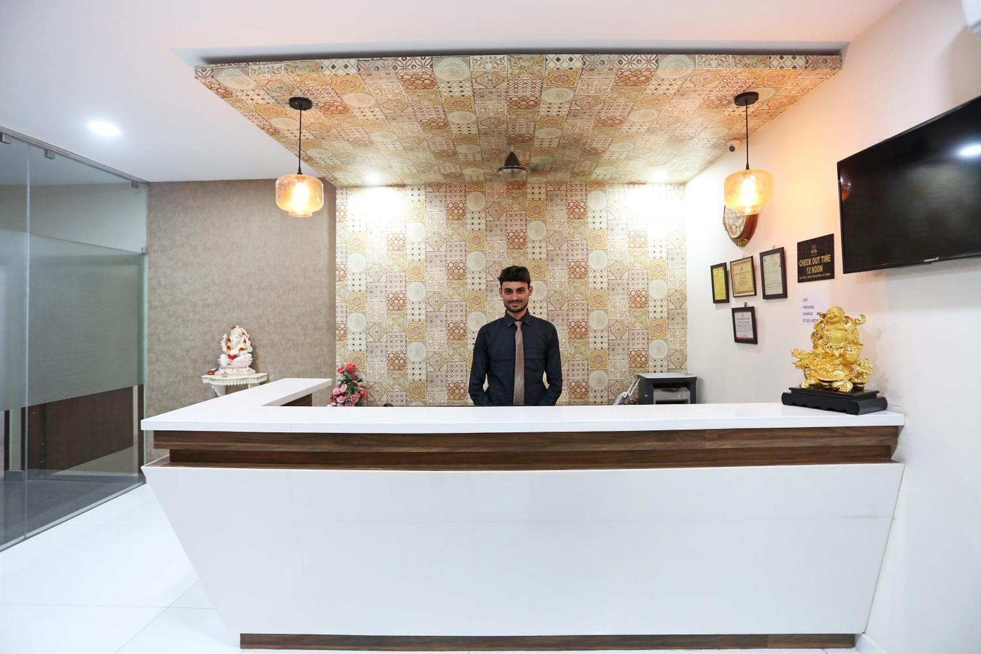 Super Capital O Swastika Hotell Jaipur Eksteriør bilde