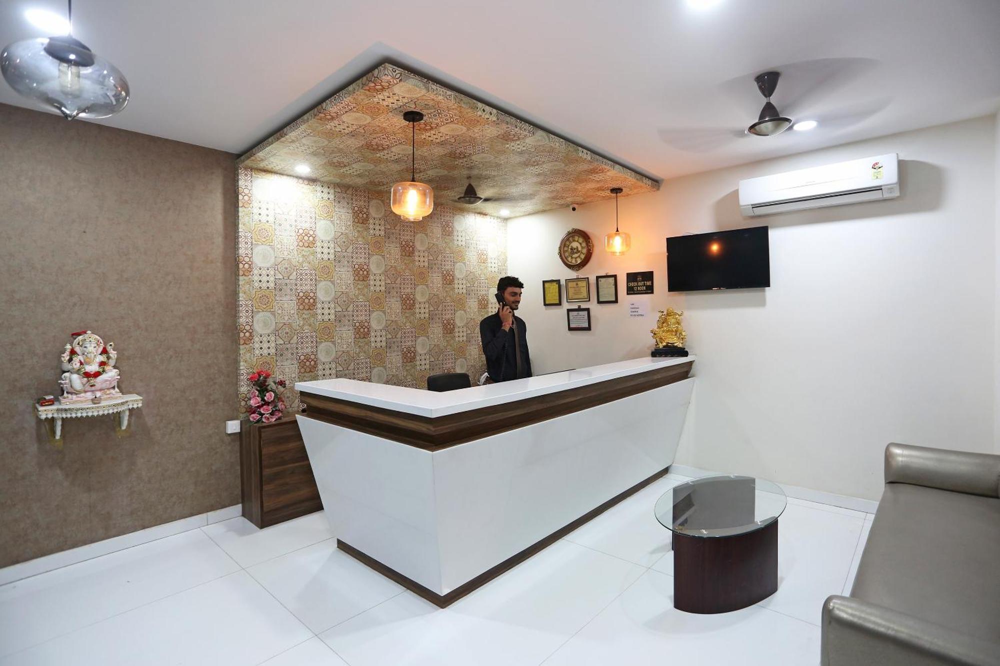 Super Capital O Swastika Hotell Jaipur Eksteriør bilde